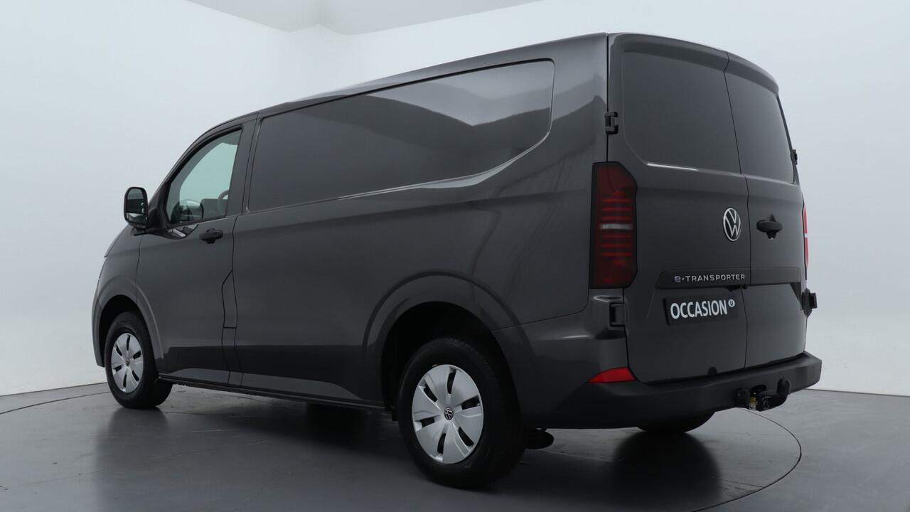 Volkswagen E-Transporter L1H1 64kWh 218pk RWD 3.2T Life Intro /Direct leverbaar