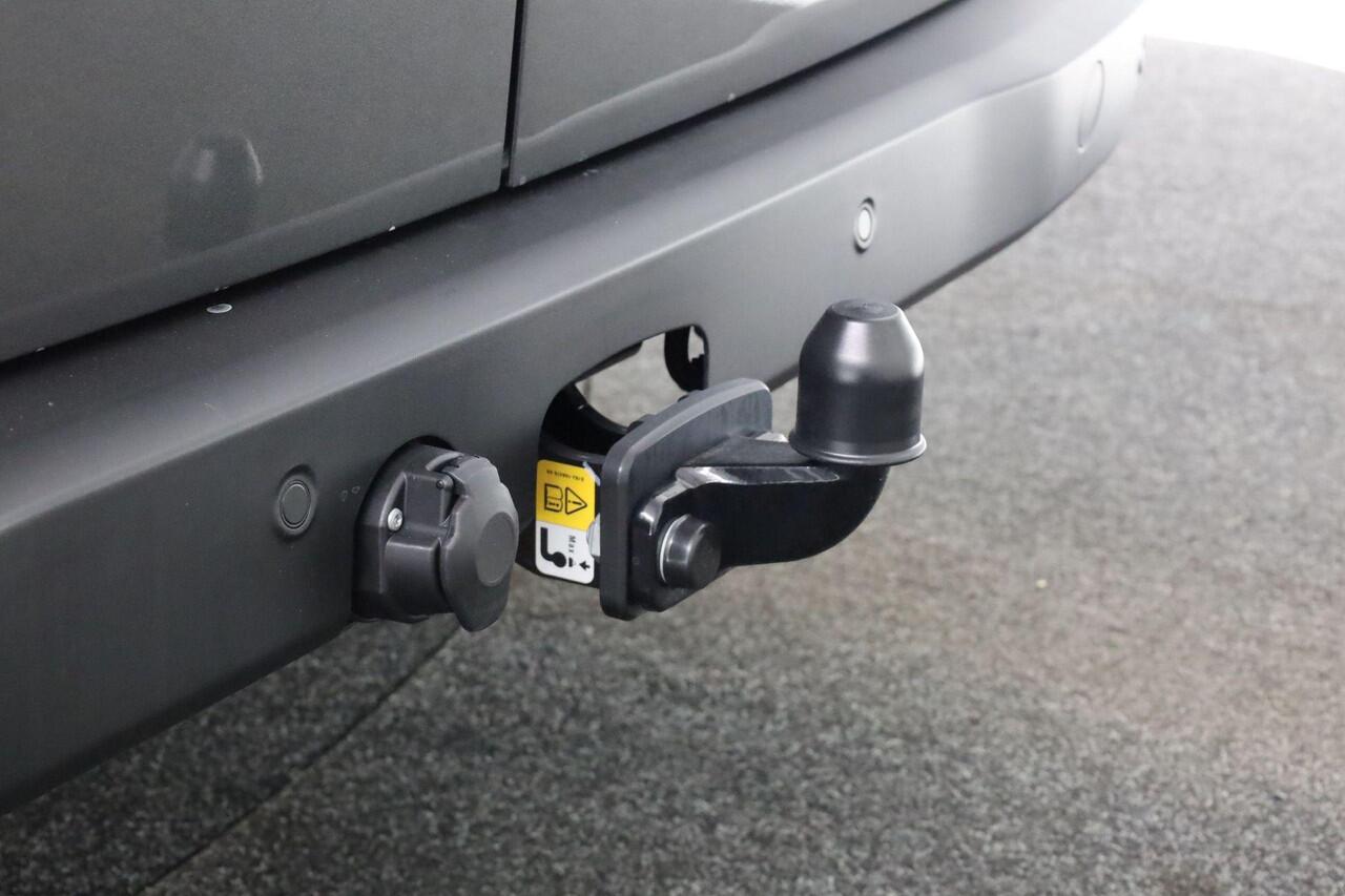 Volkswagen E-Transporter Life Intro 160kW 218pk L2 | Trekhaak | verwarmbare voorruit