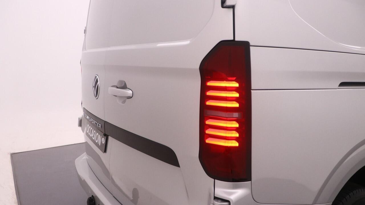 Volkswagen E-Transporter L2H1 64kWh 160kW 218PK RWD Style-Intro / Direct Leverbaar