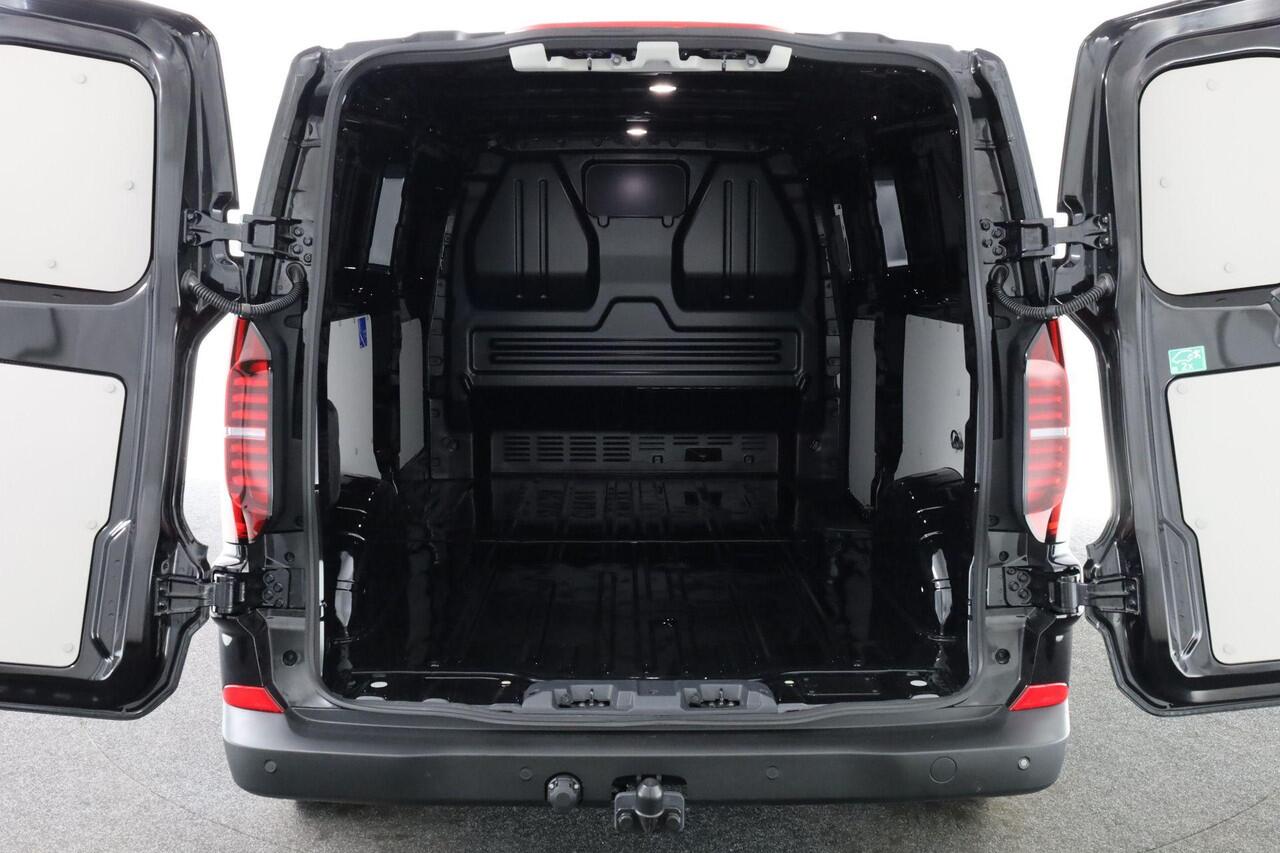 Volkswagen E-Transporter Life Intro 160 kW / 218 pk L2 3500 mm | Warmtepomp | Achteruitrijcamera | Trekhaak | LED | Bijrijdersbank