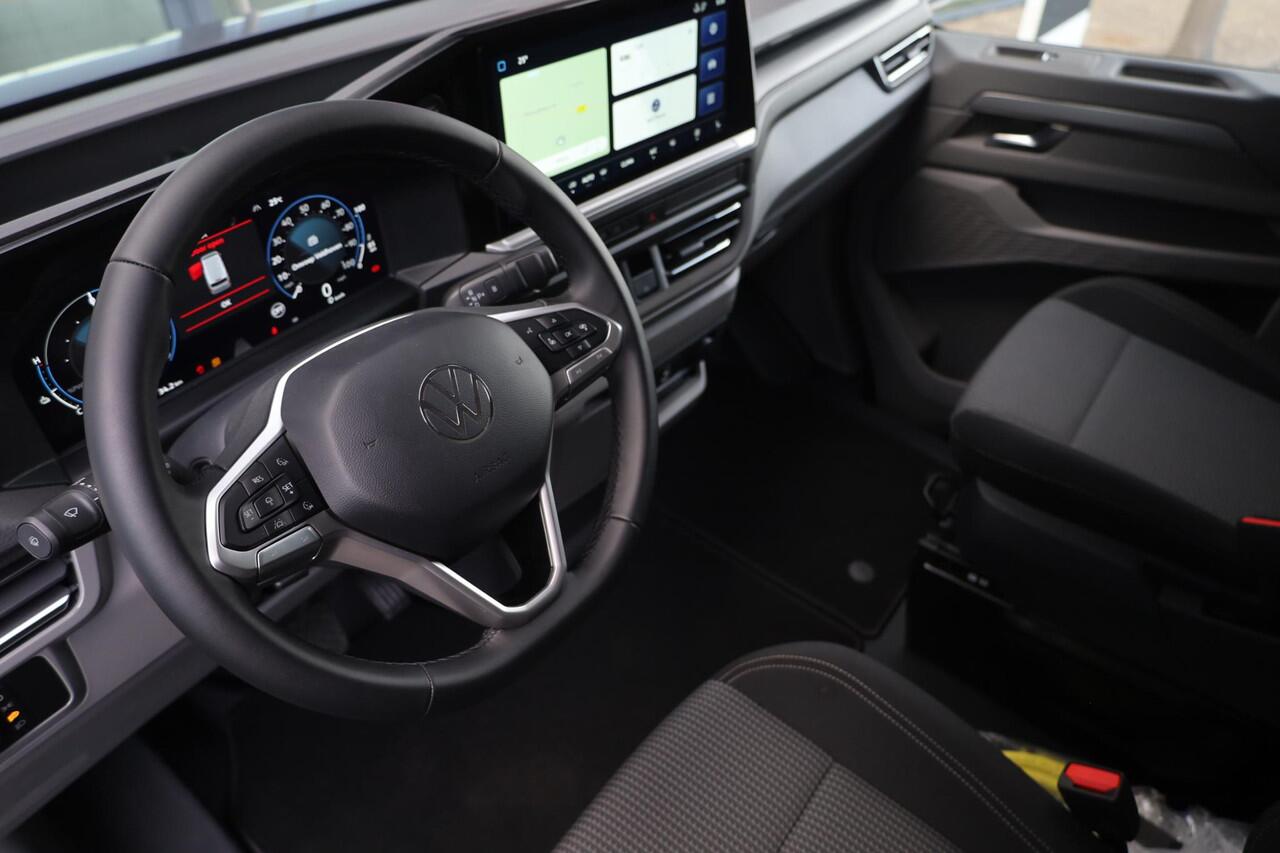 Volkswagen E-Transporter 32 L2H1 Bulli 64 kWh 286PK / 210kW, Achteruitrijcamera (Area View), LED Matrix IQ.Light, verwarmbare voorstoelen, Apple Carplay & Android Auto, achteruitrijcamera, adaptive cruise control met Stop & Go, navigatie, dynamische grootlichtassistent, volledig 