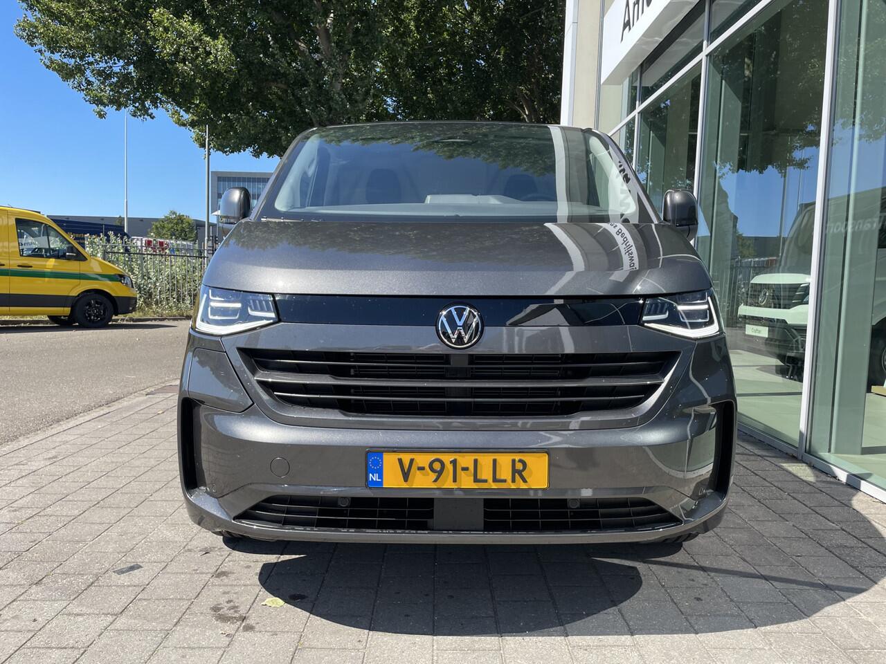 Volkswagen E-Transporter 32 L2H1 Style 64 kWh | 286 PK | Trekhaak | Camera | IQ light | ACC | App connect | Styling pakket