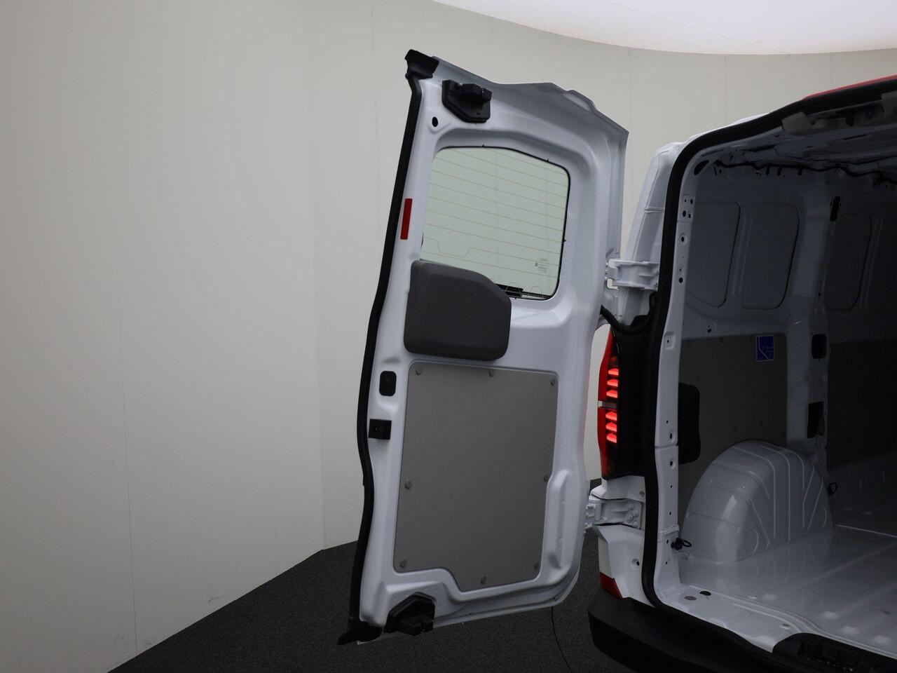 Volkswagen E-Transporter Bedrijfswagens Bestelwagen 64kWh 218pk L1 728631