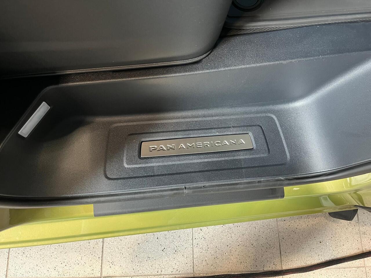 Volkswagen E-Transporter Bedrijfswagens PanAmericana L2 210 kW 286 pk Elektrische aandrijv | Climatronic climate control, 2-zones | Kunststof zijpanelen in laadruimte, hoog | Soundsystem 'harman kardon' met 4 luidsprekers, 1 center luidsprekers en 1 subwoofer | Trekhaak, vast |