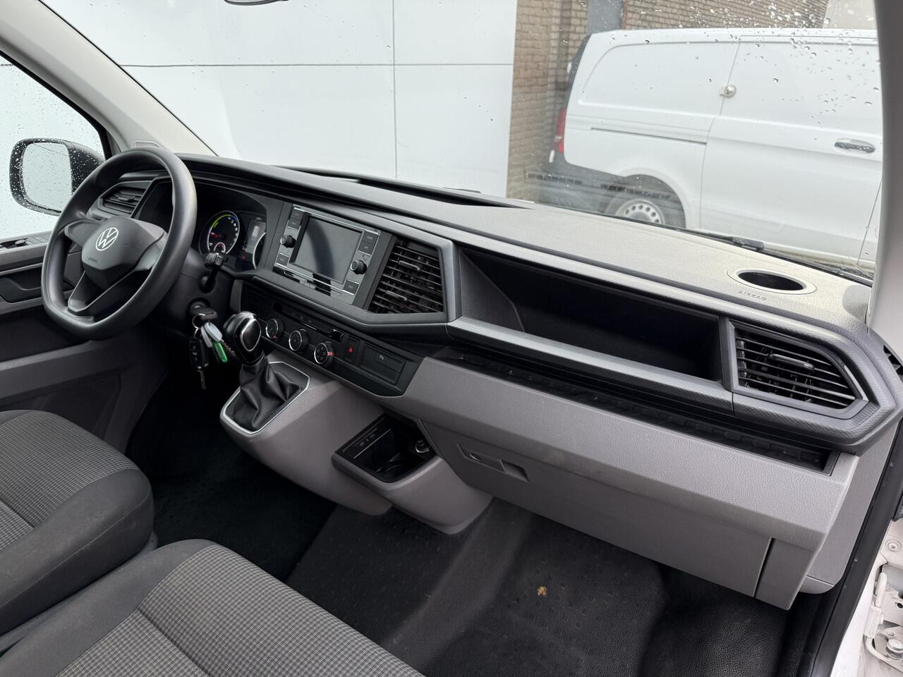 Volkswagen E-Transporter 113PK L2H1 138KM WLTP 37,3kWh 100% Elektrisch ABT E-transporter 3 Stoelen Trekhaak Airco Carplay Camera Parkeersensoren voor achter