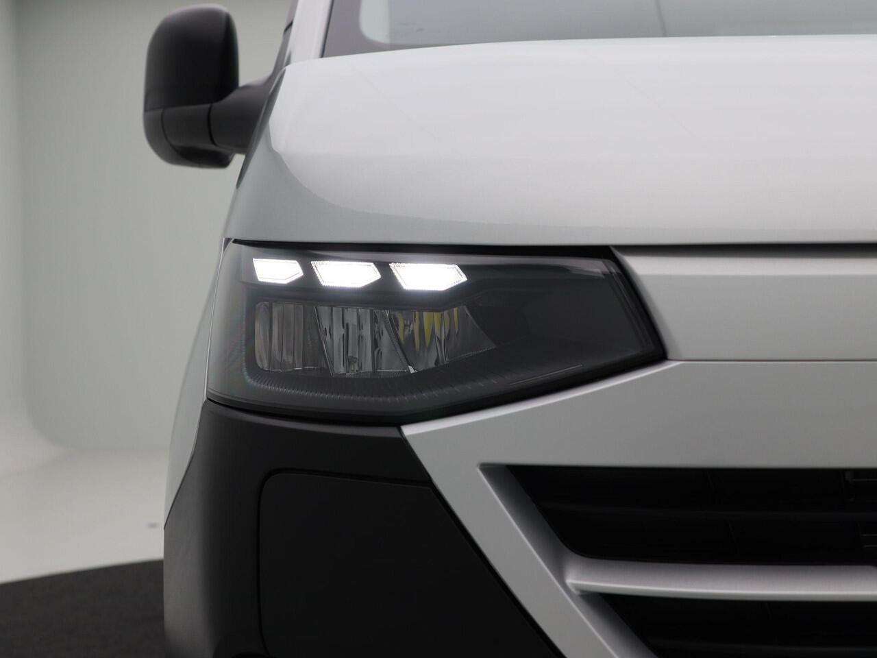 Volkswagen E-Transporter Bedrijfswagens L2 64kWh 218 pk | Trekhaak | Achterdeuren | Bijrijdersbank | Zilver Metallic | 5 jaar gratis onderhoud | 8 jaar garantie op de accu |