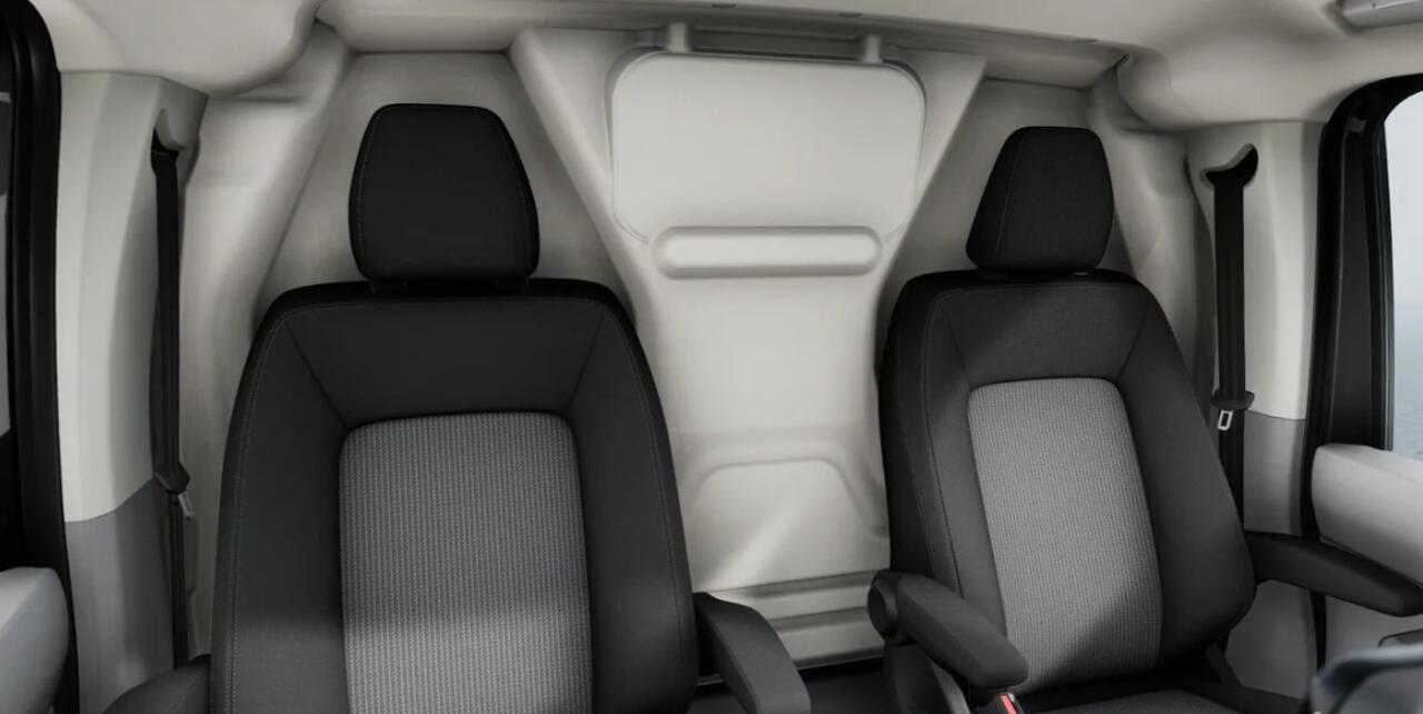 Volkswagen E-Transporter L2H1 286pk 64kWh RWD Bulli / Direct leverbaar