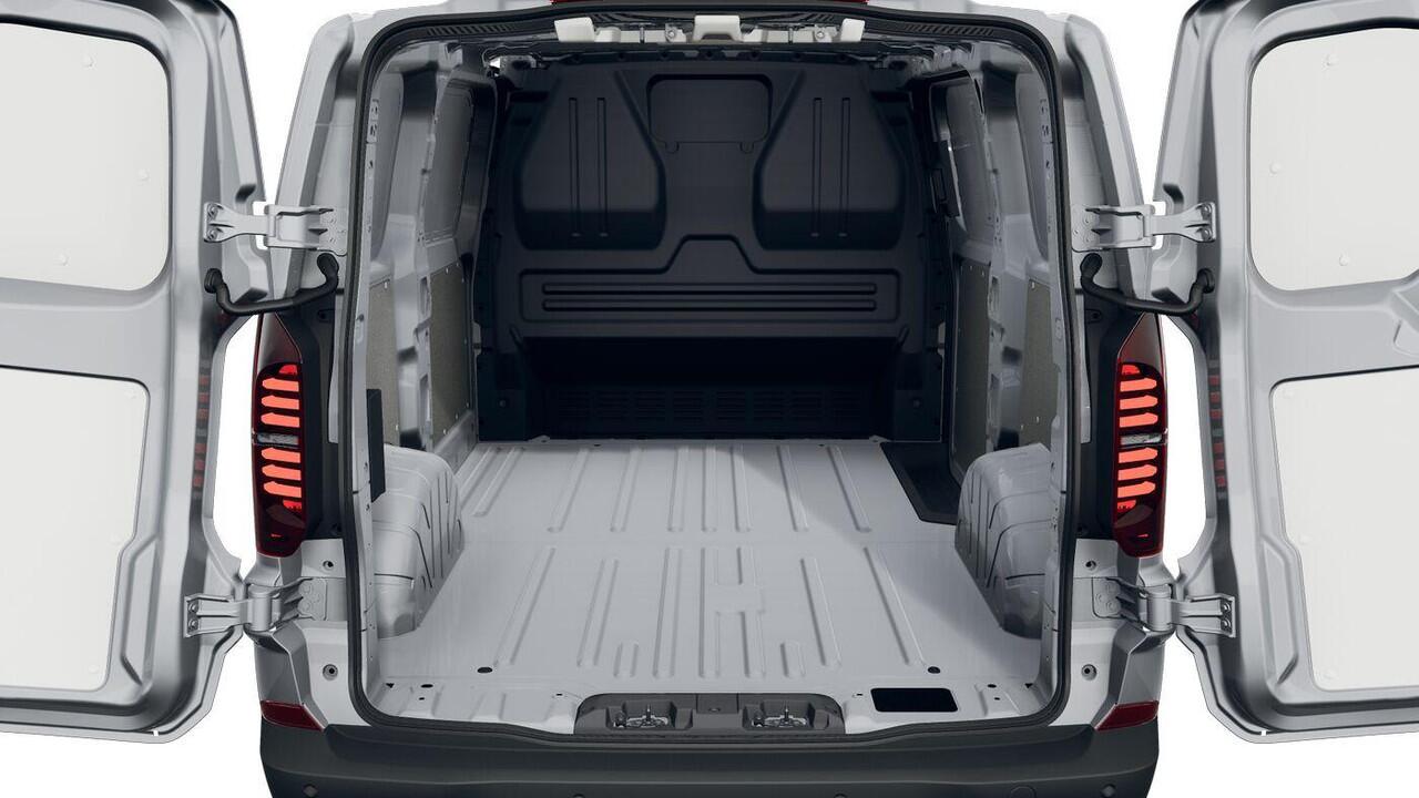 Volkswagen E-Transporter L1 160kW 218pk | Trekhaak | All season banden | Alarm