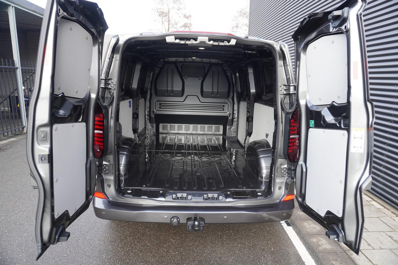 Volkswagen E-Transporter 32 L2H1 Style 286 pk AUT., Climatronic, Lichtmetalen velgen, IQ Light, Navigatie, Climatronic
