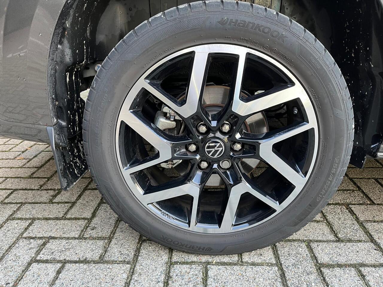 Volkswagen E-Transporter Bedrijfswagens Style Intro L2 210 kW (286 pk) Elektromotor | Adaptieve Cruise Control | Trekhaak | Navigatiesysteem 13" met draadloos App-Connect | IQ.LIGHT - LED matrix koplampen | Geavanceerde grootlichtregeling (Dynamic Light Assist) |