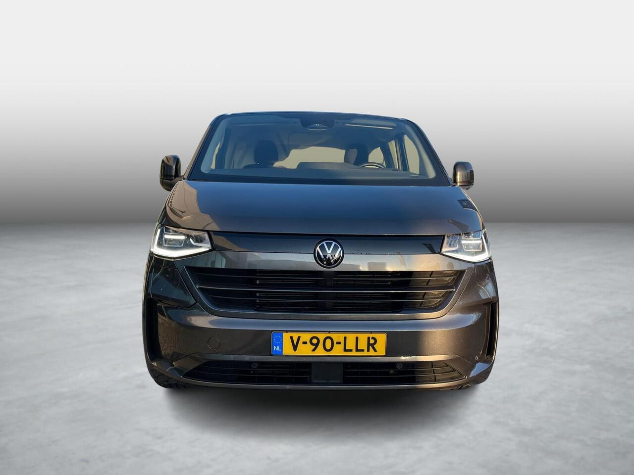 Volkswagen E-Transporter Bedrijfswagens Style Intro L2 210 kW (286 pk) Elektromotor | Adaptieve Cruise Control | Trekhaak | Navigatiesysteem 13" met draadloos App-Connect | IQ.LIGHT - LED matrix koplampen | Geavanceerde grootlichtregeling (Dynamic Light Assist) |
