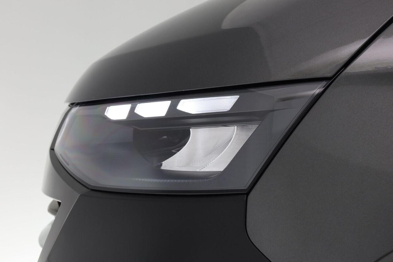 Volkswagen E-Transporter Life Intro 160kW 218pk L2 | Trekhaak | verwarmbare voorruit