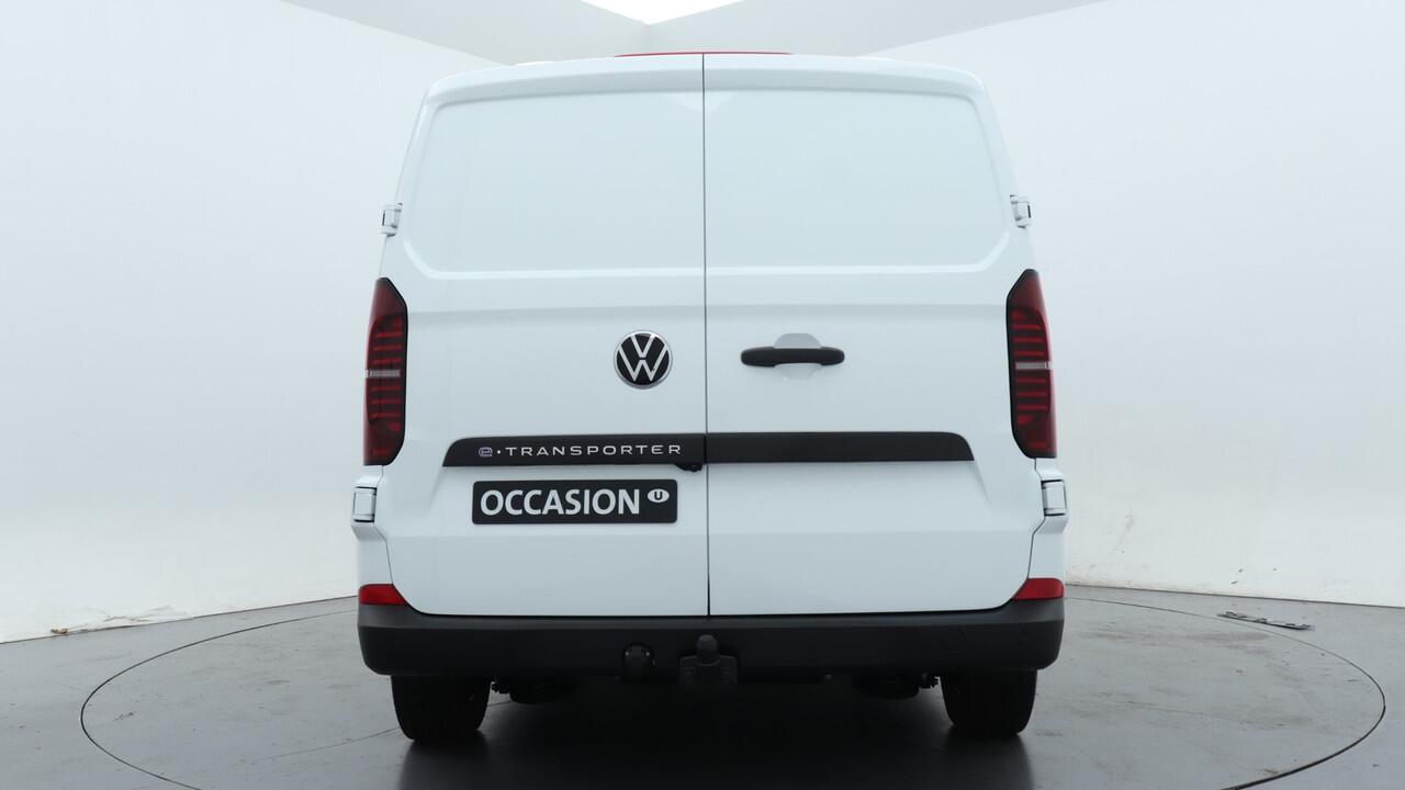 Volkswagen E-Transporter L1H1 64kWh 160kW 218PK RWD Life-Intro / Direct leverbaar