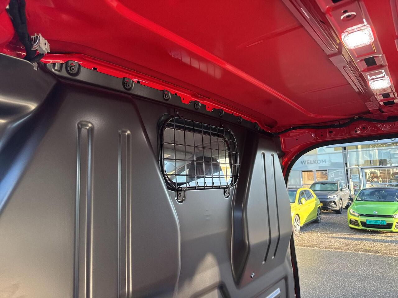 Volkswagen E-Transporter 32 L1H1 Life 64 kWh | 2x Schuifdeur | 218PK | Trekhaak | LED | VOL! |