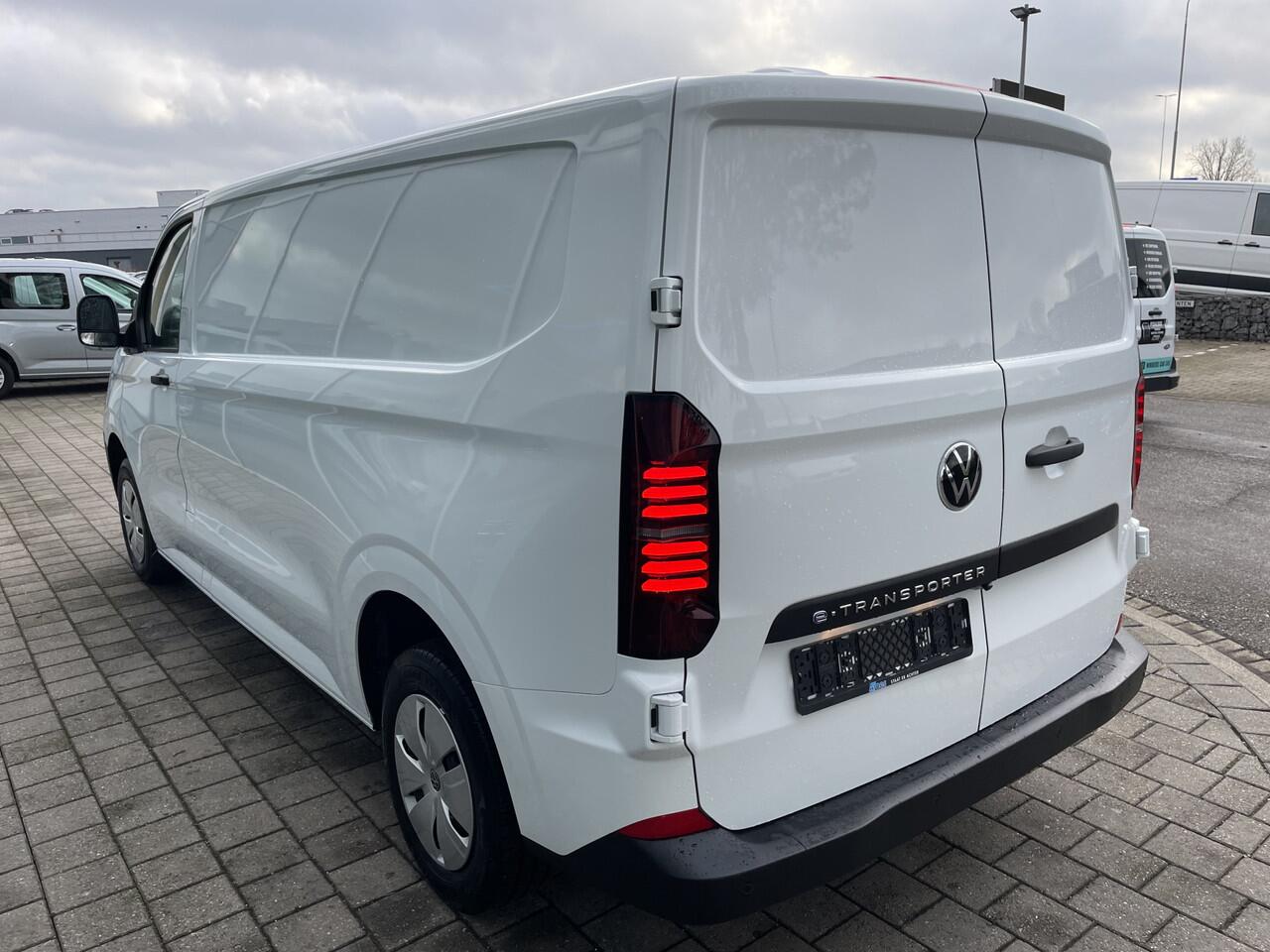 Volkswagen E-Transporter LEASE EDITION **899EU per maand!** | L2 Life 218PK | App connect
