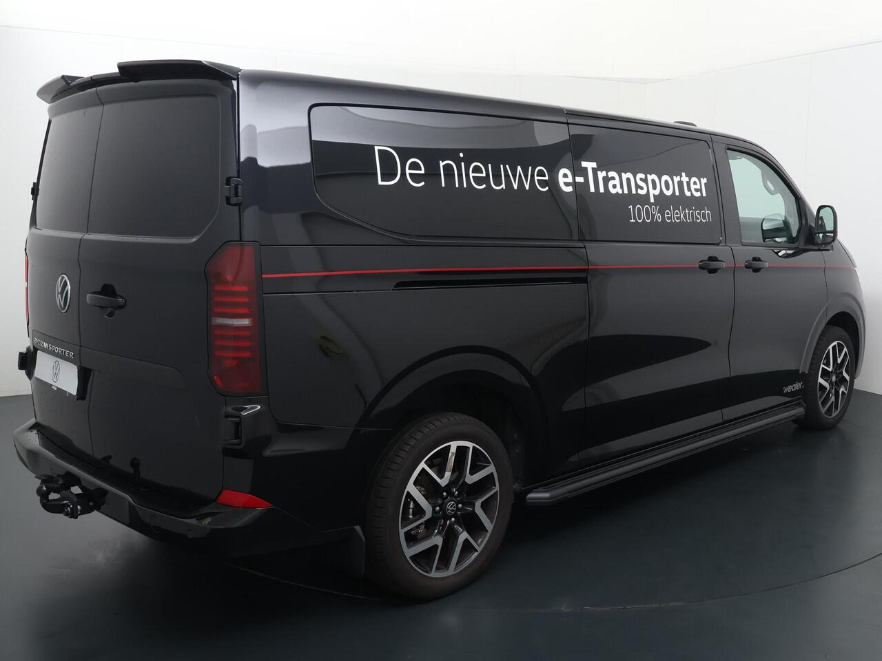 Volkswagen E-Transporter 32 L2H1 Bulli 64 kWh 210 kW (286 pk) DEMO | IQ lights | Navigatie Apple/Andriod carplay | Trekhaak vast | Achteruitrijcamera | Adaptive Cruise Control | Digitaal Dasboard