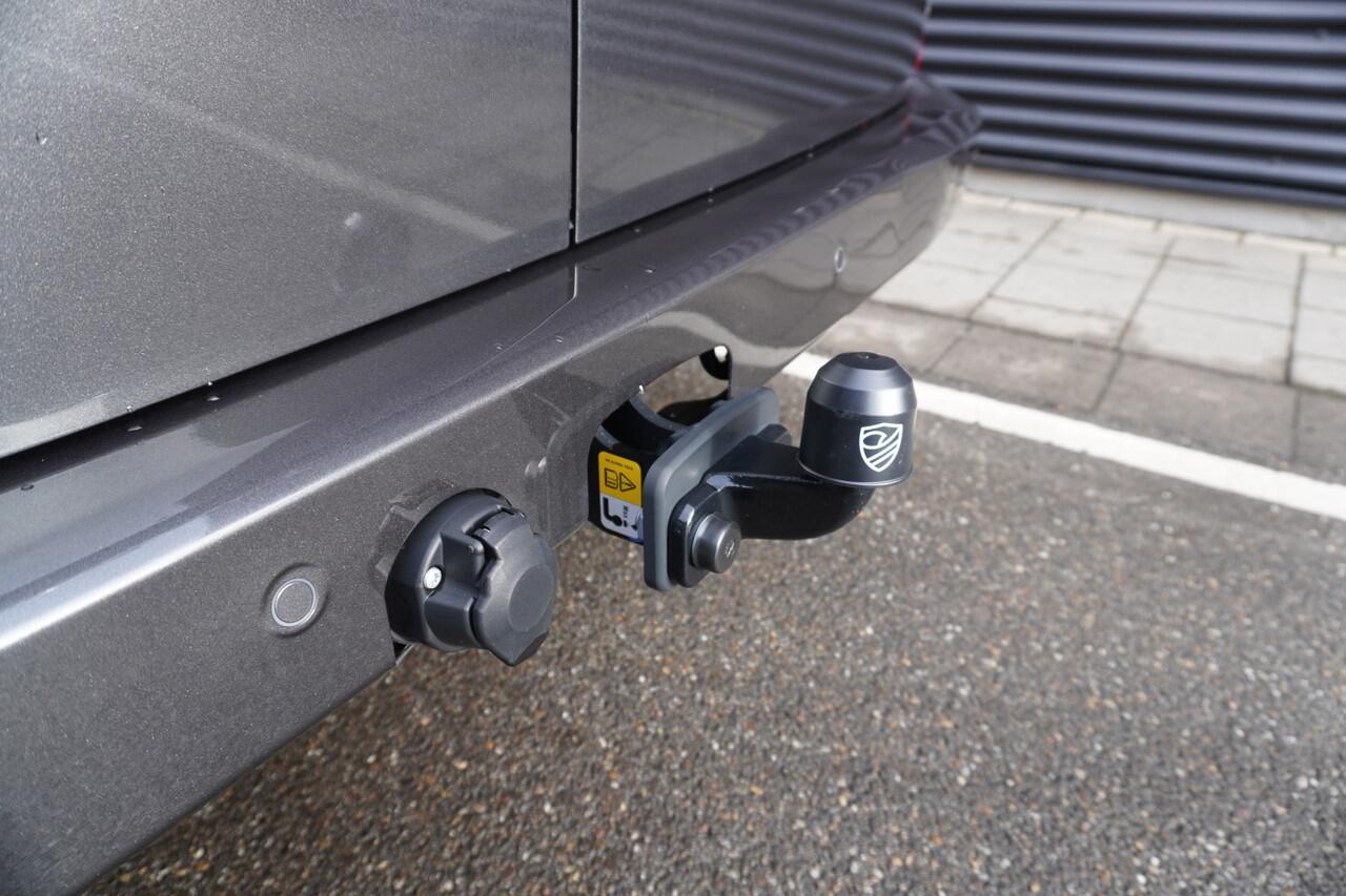 Volkswagen E-Transporter 32 L2H1 Style 286 pk AUT., Climatronic, Lichtmetalen velgen, IQ Light, Navigatie, Climatronic