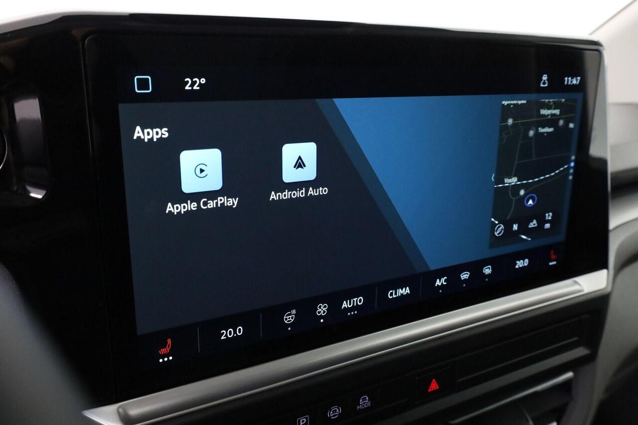 Volkswagen E-Transporter Bulli 210kw 286pk L2 | Clima | Trekhaak | Camera | Navigatie | Led | PDC | L.M. Wielen 17" | All season banden | Zijwandbekleding