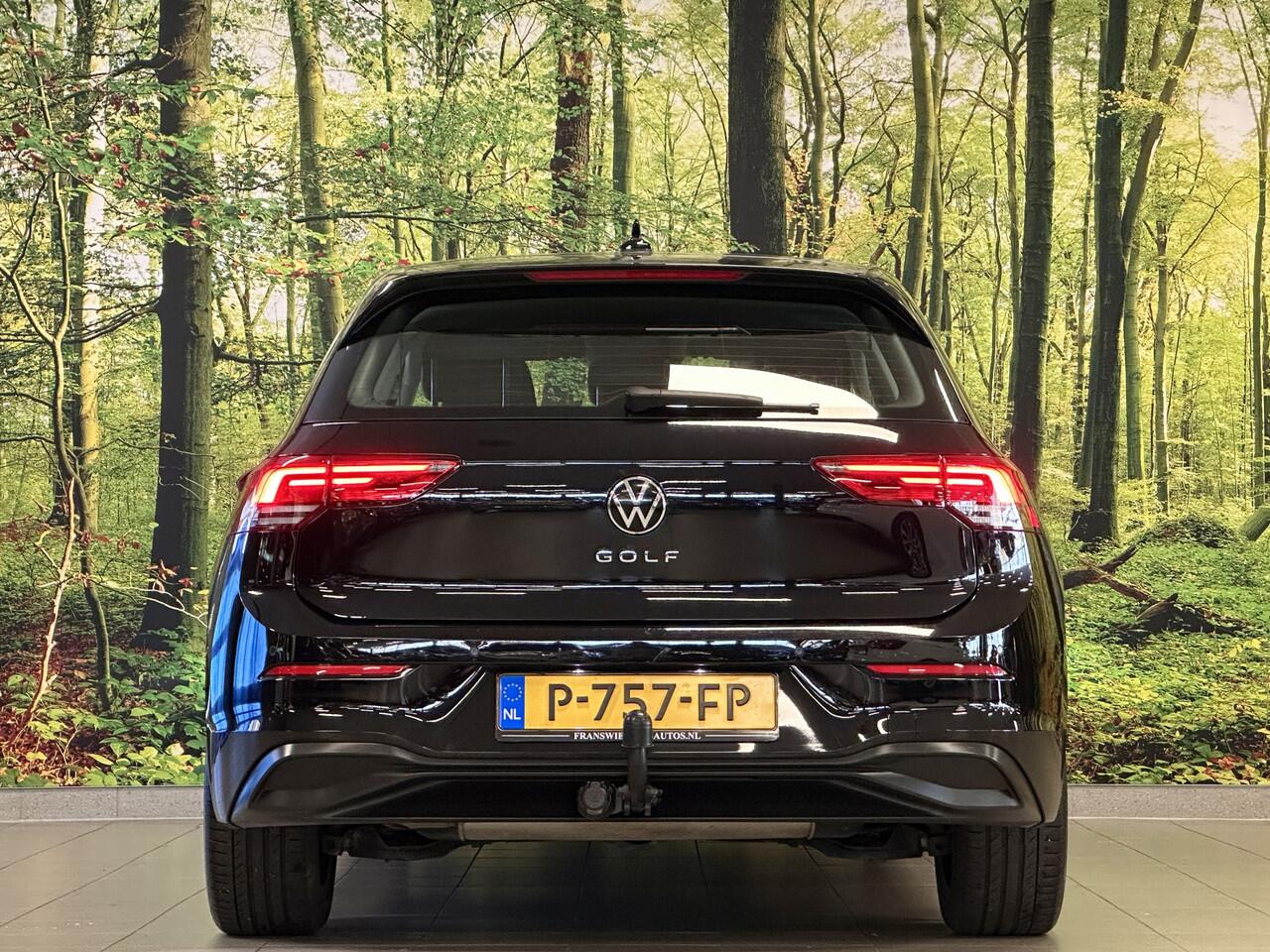 Volkswagen GOLF 1.0 TSI Life | Adaptive Cruise Control | Parkeersensoren | Apple Carplay | Android Auto | Sfeerverlichting | Trekhaak | 17" Lichtmetaal | Airconditioning