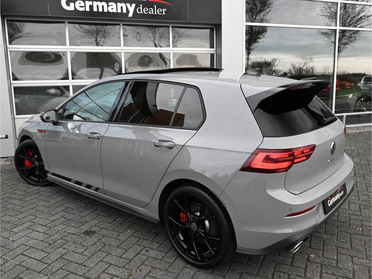 Volkswagen GOLF 2.0TSI 300PK GTI Clubsport Pano HUD iQ-Light H&K 19-inch Sfeerverl. Stoel+Stuurverw. VOL!!