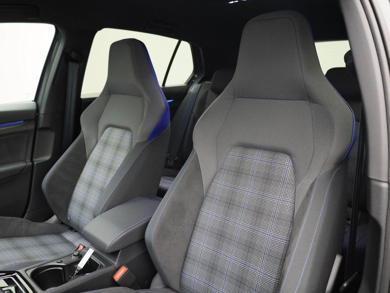 Volkswagen GOLF 1.5 eHybrid 200kW/272PK GTE · 360° Camera + Parkeersensoren · Head-up Display · Navigatie · Apple/Android Car play · Garantie tot oktober 2026