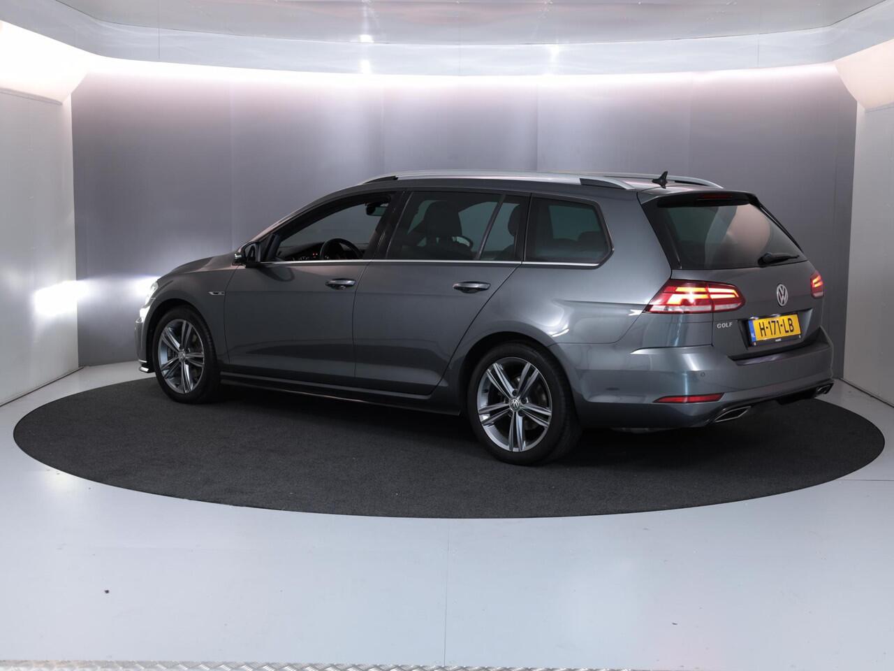 Volkswagen GOLF Variant 1.5 TSI Highline Business R 150 pk Automaat (DSG) | Navigatie | Parkeersensoren | Achteruitrijcamera | Adaptieve cruise control | Apple Carplay/Android Auto | LED koplampen |