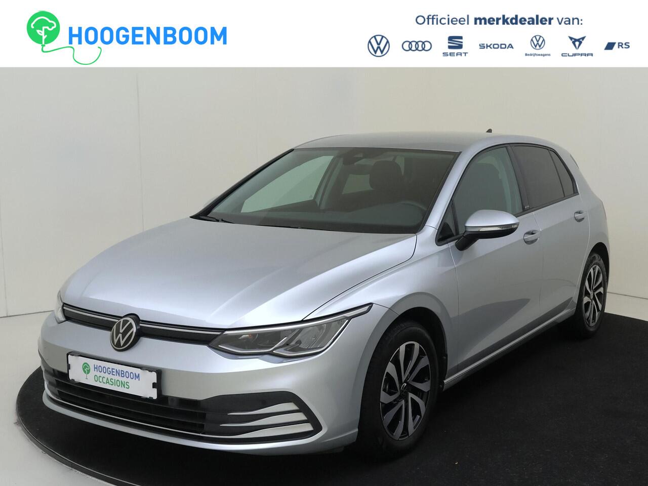 Volkswagen GOLF 1.0 TSI Life | Keyless | Achteruitrijcamera | Navigatie | Dodehoek detectie | 3-zone airco | Adaptieve cruise control | CarPlay |