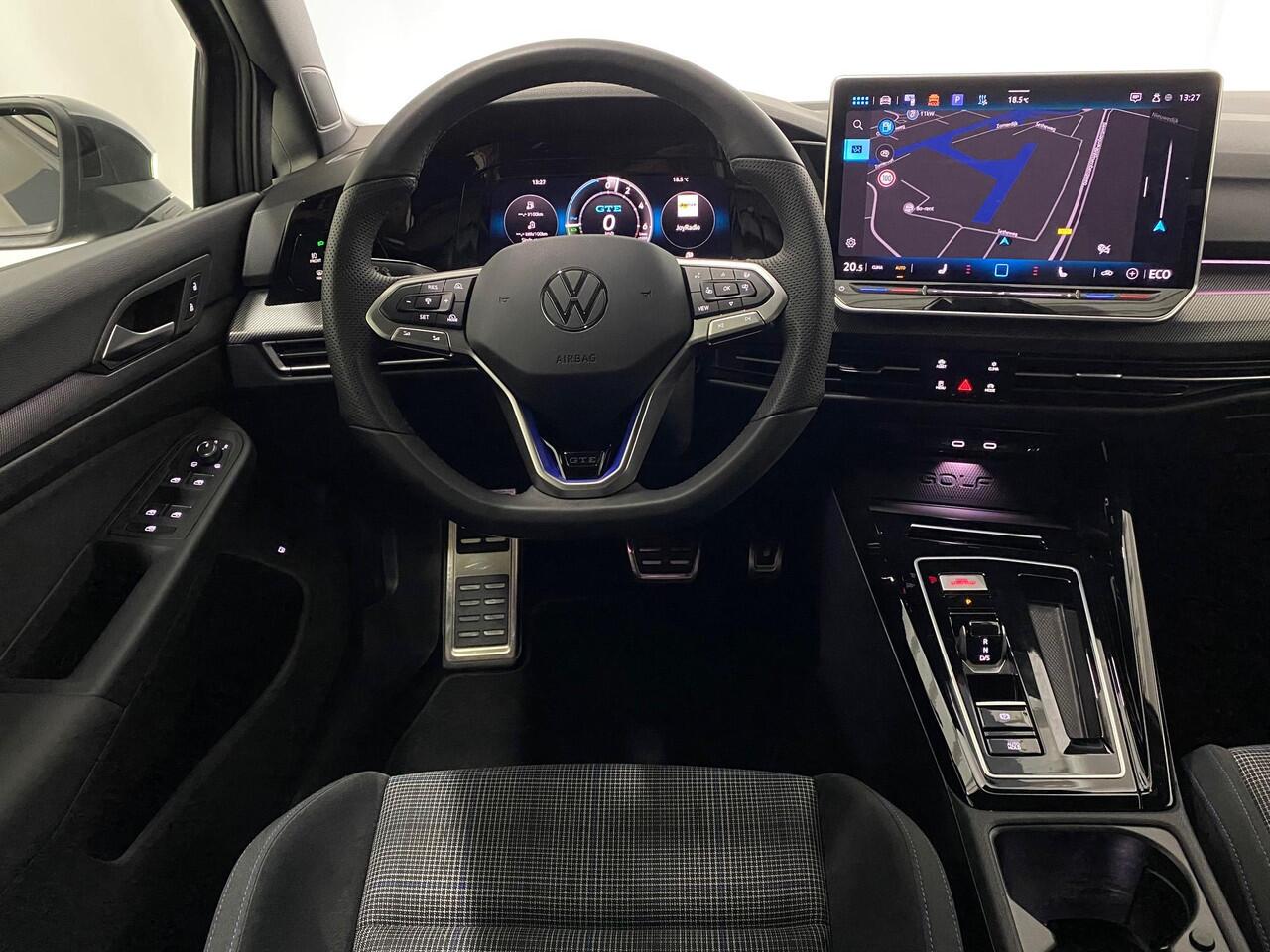 Volkswagen GOLF GTE 272PK Matrix IQ LIGHT 18 Inch Head Up Trekhaak 360° Camera Dynamic Chassis Control