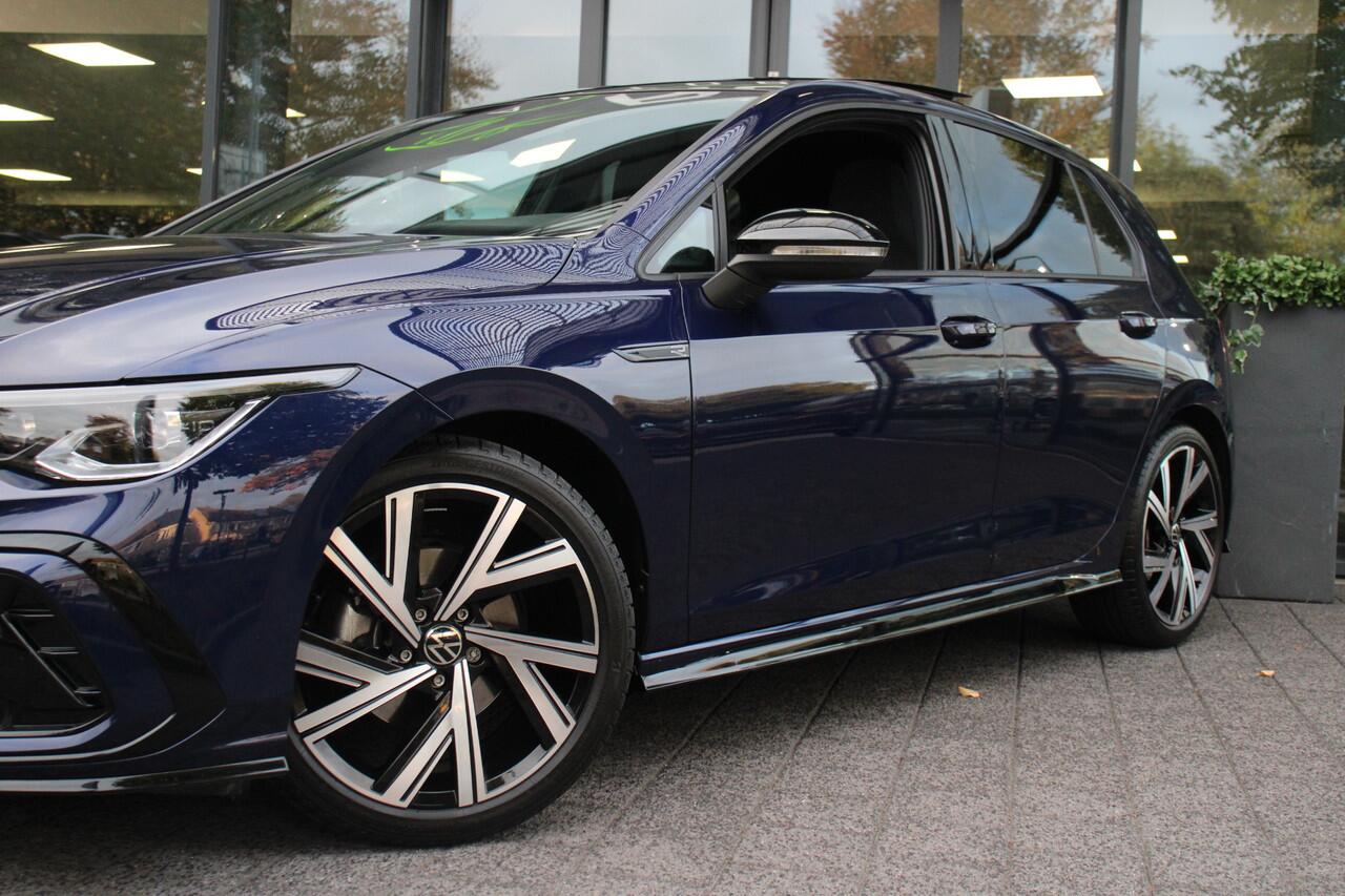 Volkswagen GOLF 1.5 eTSI R-Line Business Navi/Camera/Keyless/Virtual/Sfeerverlichting/IQ/Matrix/Panoramadak/H-leder/18Inch