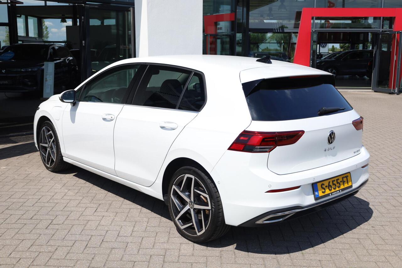 Volkswagen GOLF 1.4 eHybrid Style PL ¤682 p/m* 204PK / 150kW Afneembare trekhaak, ErgoActive, LED plus + strip, verwarmbare voorstoelen, keyless, travel assist, spiegelpakket met geheugen, digital cockpit pro, pre-crash, ACC met Stop&Go, draadloos app connect, achteruitr