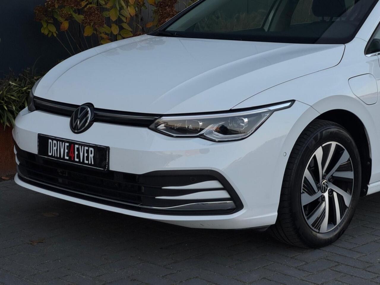 Volkswagen GOLF 1.4 eHybrid M22 SFEER NAVI CAMERA PDC IQ LIGHT LED