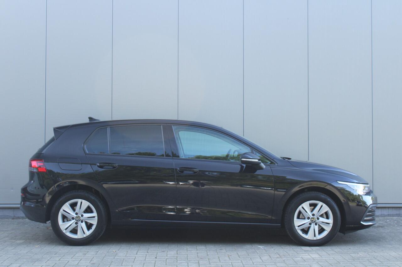 Volkswagen GOLF 1.0 eTSI 110pk DSG Automaat Life Business | Ergo massage stoel | Camera | LED Plus | Navigatie | Digital Cockpit | Draadloze telefoonlader