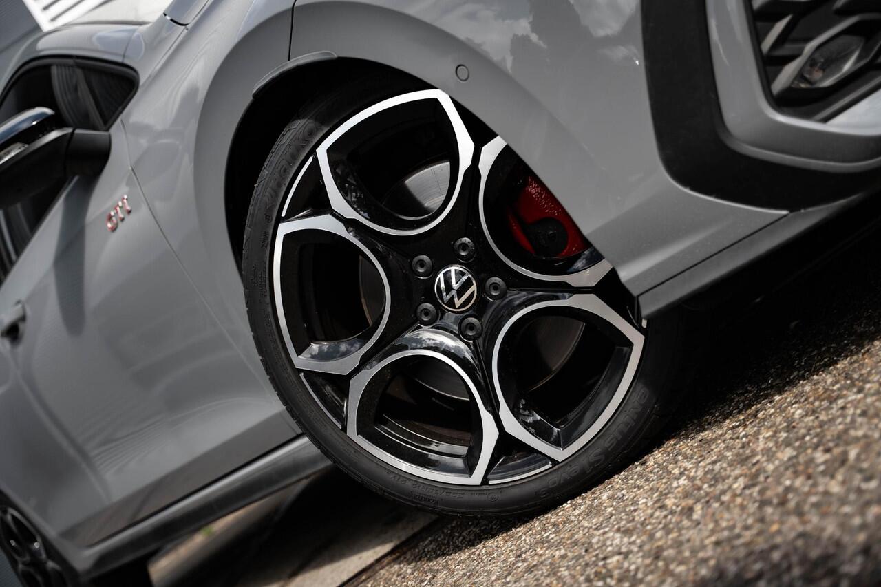 Volkswagen GOLF 8.5 2.0 TSI GTI |Pano |360° |Head-up |Sfeer