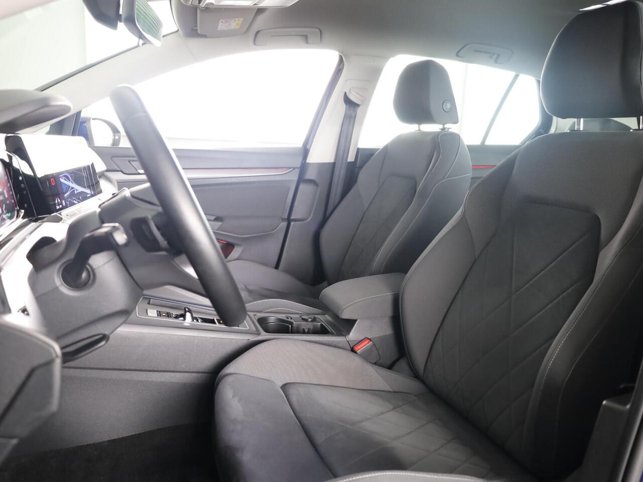 Volkswagen GOLF 1.4 eHybrid Style 204 PK PHEV | Navigatie | Keyless entry | Ergo-Active bestuurdersstoel elektrisch verstelbaar, incl. geheugen-en massagefunctie | Stoelverwarming |