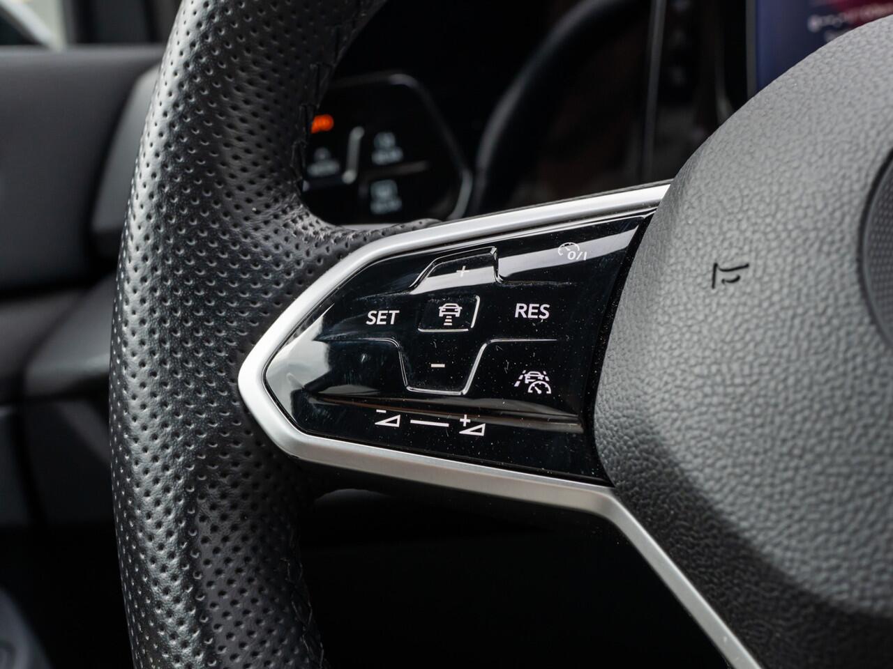 Volkswagen GOLF 2.0 TSI GTI UNIEK HANDBAK!! IQ LIGHT CAMERA 18 INCH APPLE CARPLAY