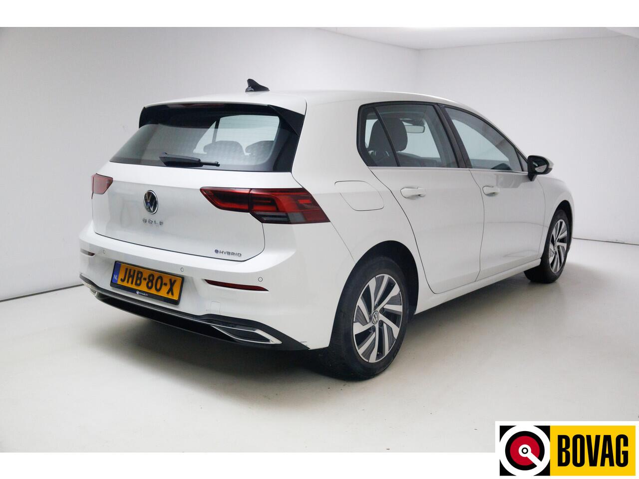 Volkswagen GOLF 1.4 eHybrid 204 PK | Camera | Elec. Ergo best. stoel met geheugen en massage | Adap.Cruise, Travelassist, Navigatie, App. connect, IQ Led