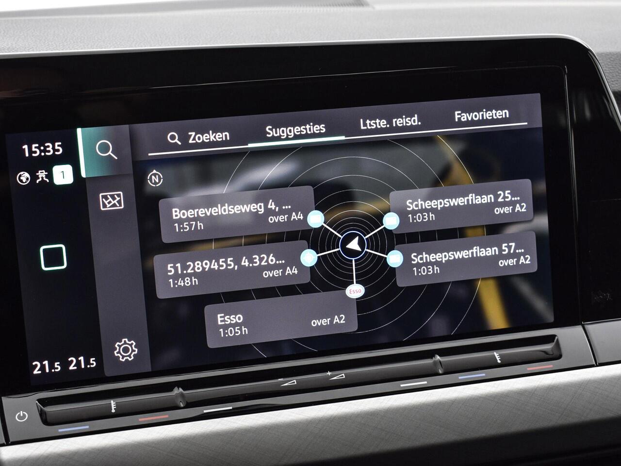 Volkswagen GOLF Variant 1.0 eTSI 110pk DSG Life · Camera · Elek.Trekhaak · Apple/Android Car Play · Navigatie · Sfeerverlichtiing · 16'' Inch · Garantie t/m 08-06-2027 of 100.000km