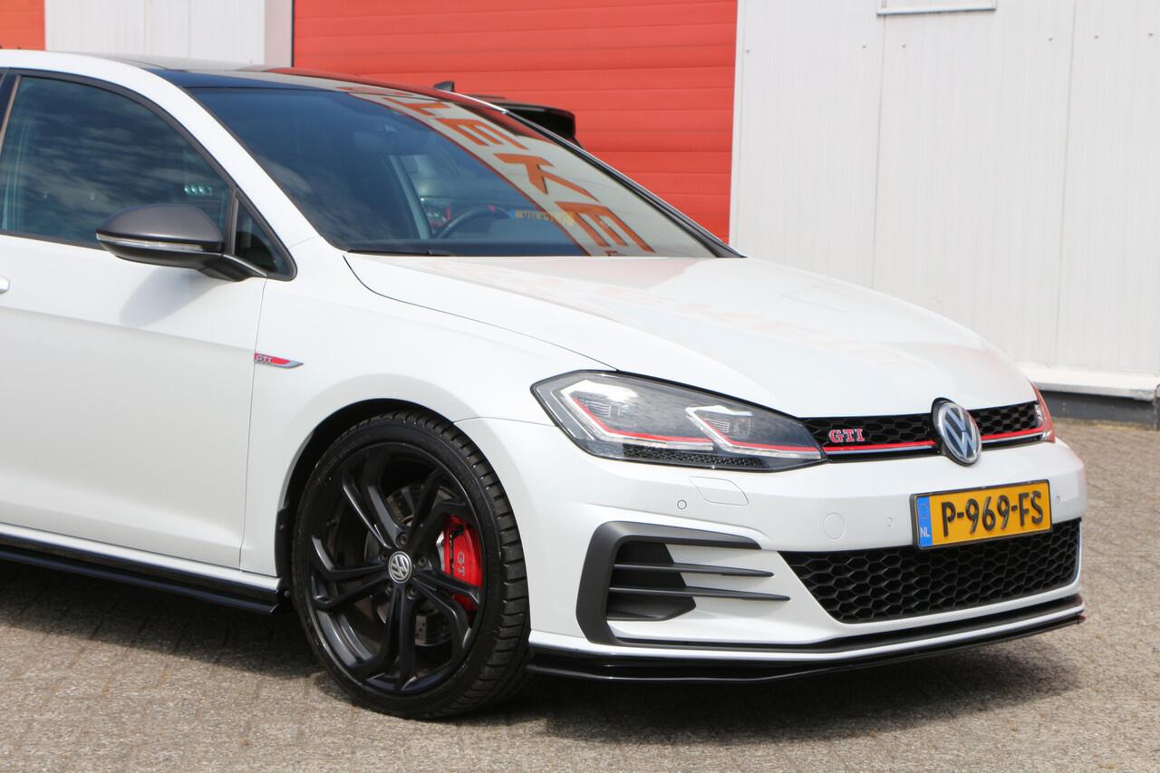 Volkswagen GOLF 2.0 TSI GTI TCR | Akrapovic | Pano | Discover Pro