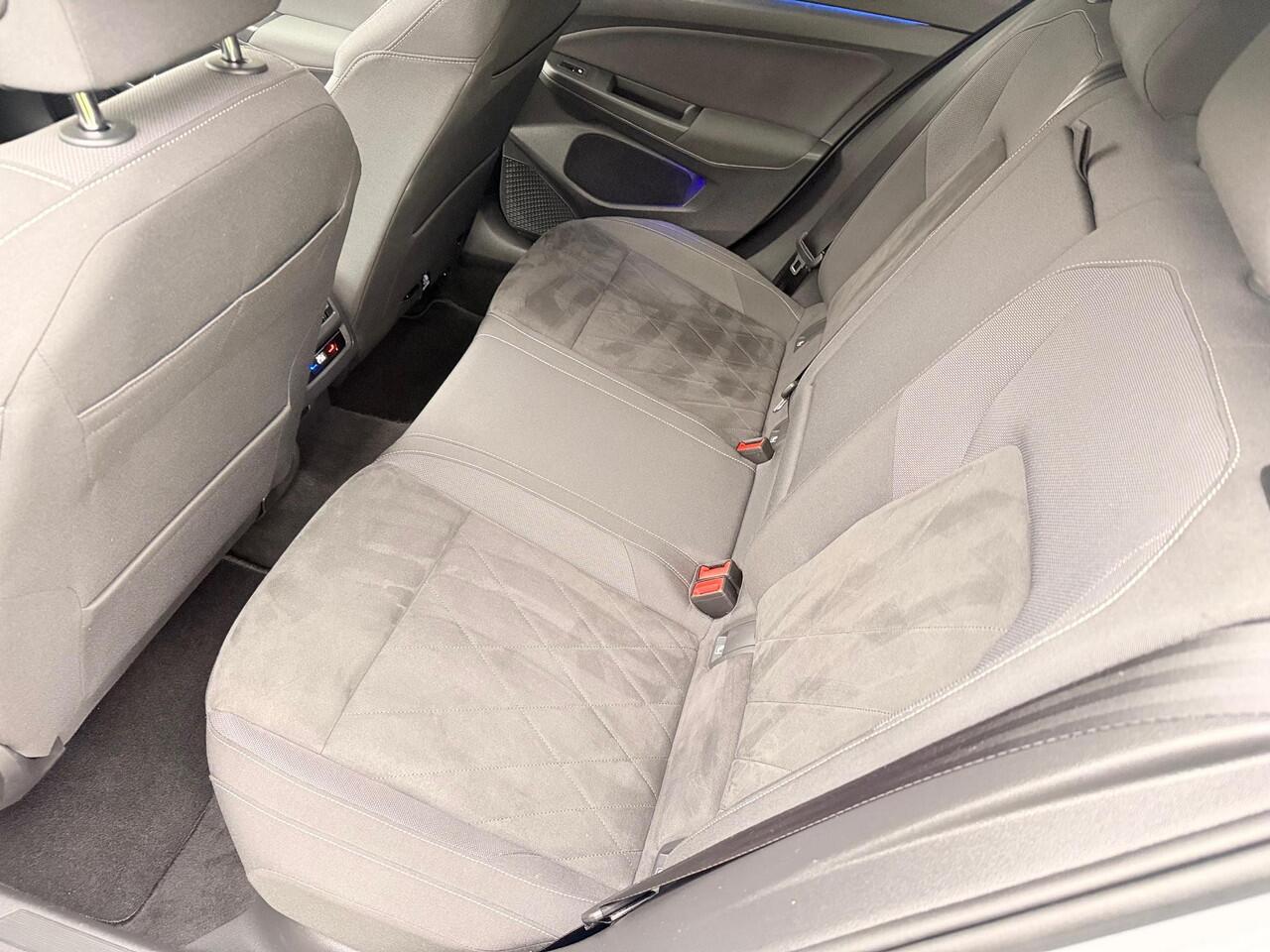 Volkswagen GOLF 1.5 eTSI Style