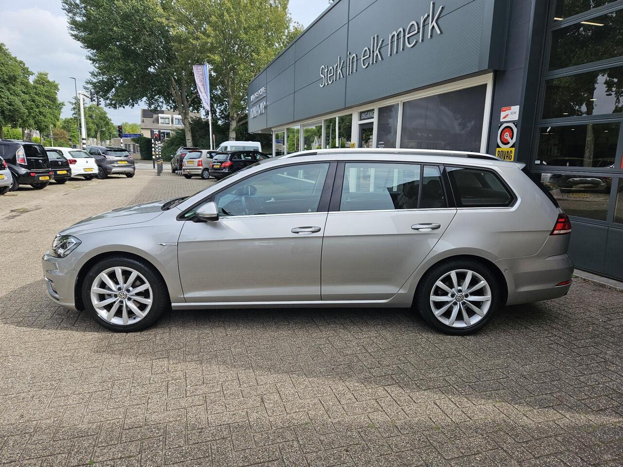 Volkswagen GOLF Variant 1.5 TSI Highline DIGIDASH / Airco clima/ Navigatie/ Cruise/ Camera/ PDC/ Apple carplay/ LED/ LMV