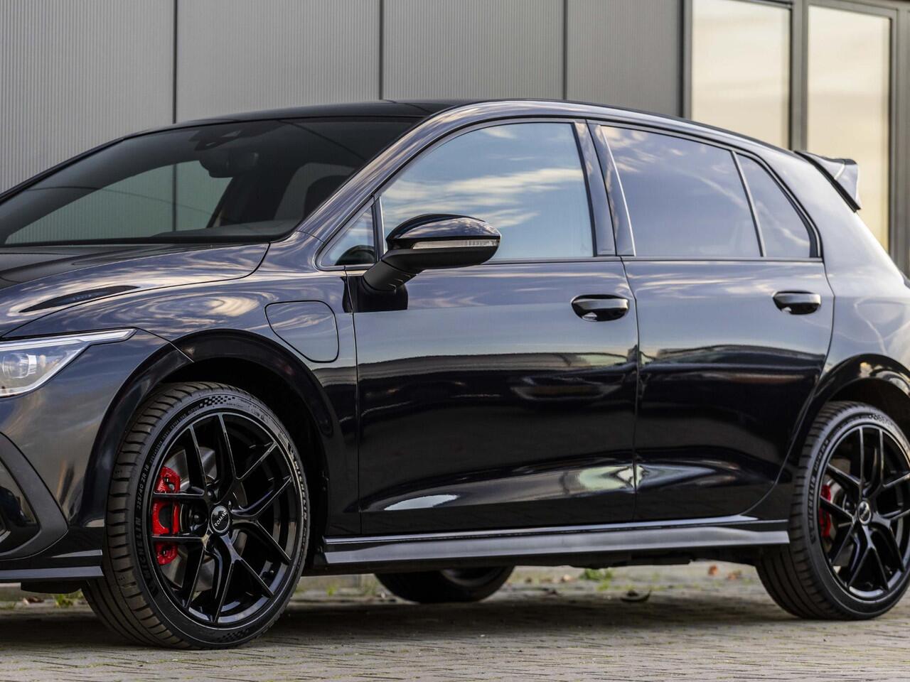 Volkswagen GOLF 1.4 eHybrid GTE volledig akrapovic. sport pakket.