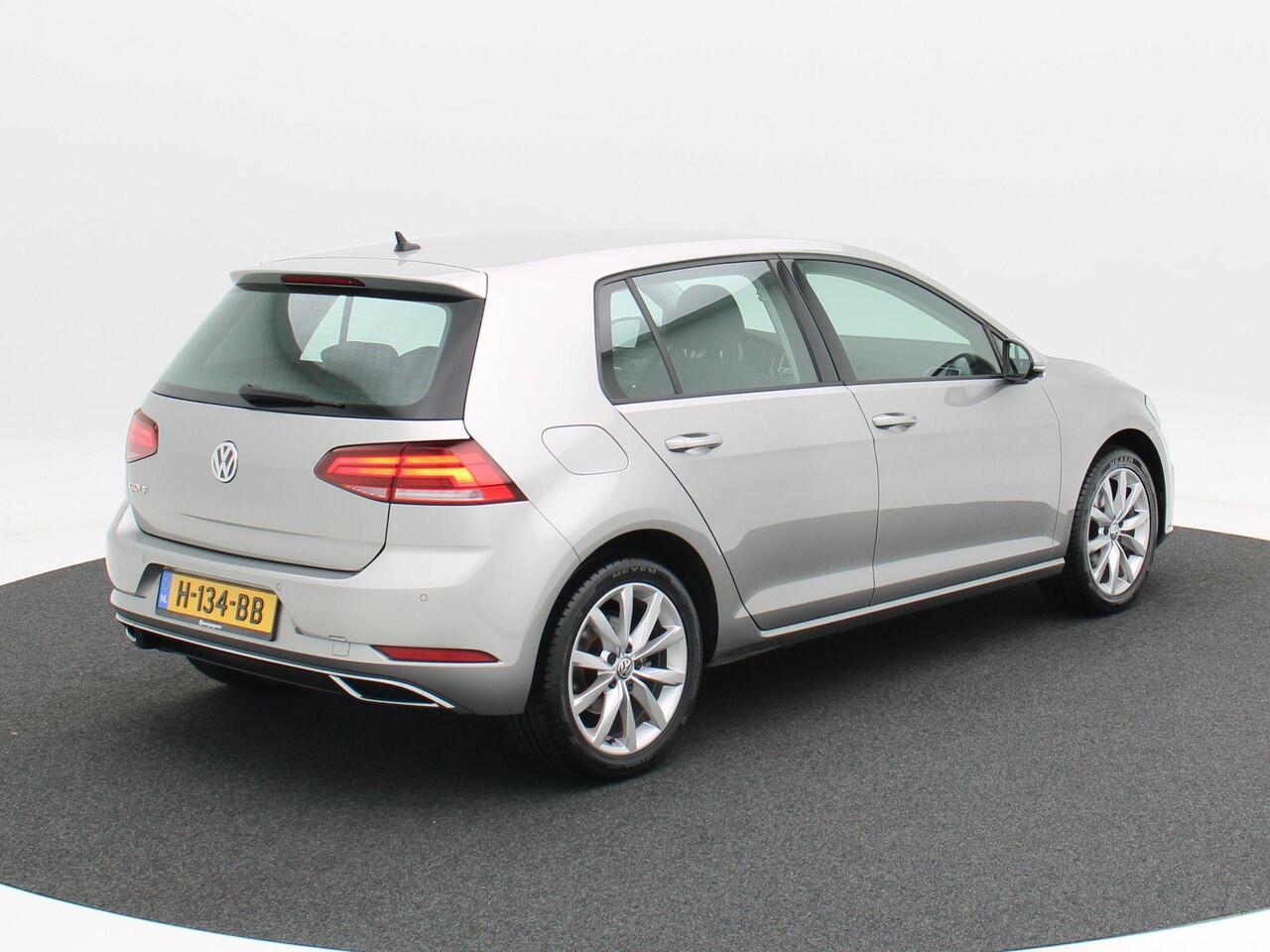 Volkswagen GOLF 1.5 TSi 150 Pk Automaat Highline | Adaptive Cruise | Climate Control | Carplay | LED | Sensoren | Navigatiesysteem | 17 Inch