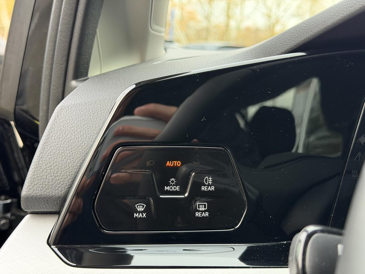 Volkswagen GOLF 1.0 TSI Life | Camera | Dodehoek | ACC