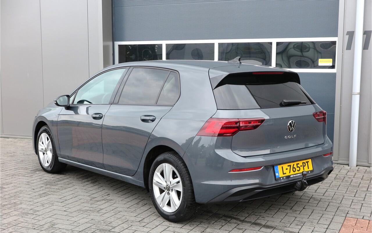 Volkswagen GOLF 1.5 TSI 96kw 130pk Style , Panorama dak , Led, Virtual cockpit ,Trekhaak uitklapbaar, PDC, Navigatie via Carplay , DAB+ , Stoelverwarming,Alcantara bekleding, etc.