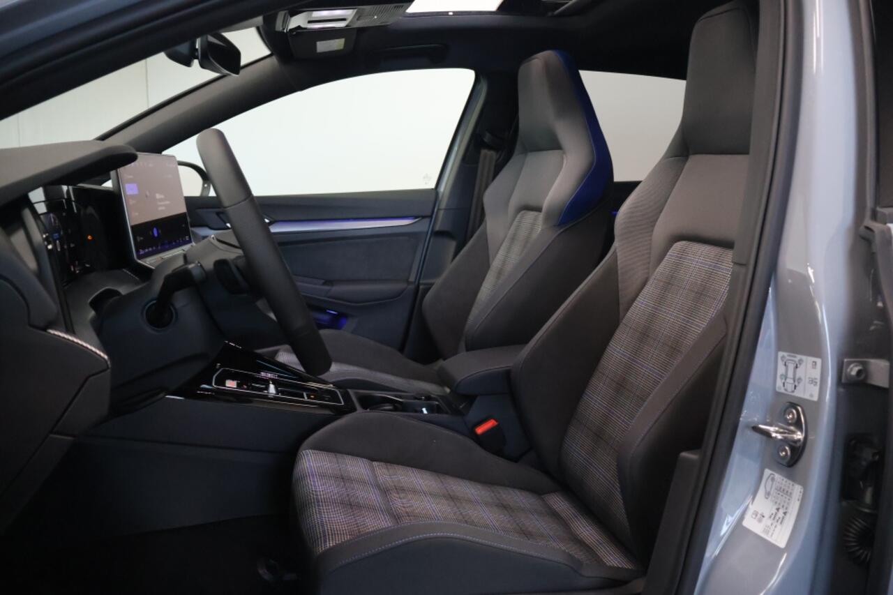 Volkswagen GOLF 1.5 eHybrid GTE 272pk | Panoramadak | Matrix | Trekhaak elektr.