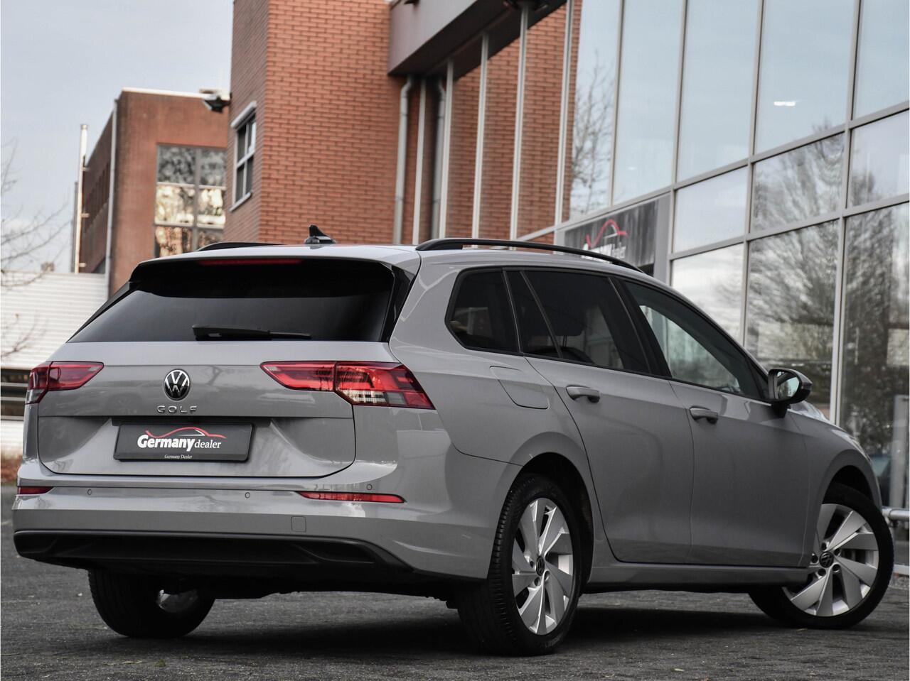 Volkswagen GOLF Variant 1.0 TSI 111PK Life ACC Virtual Sfeerverl. Stoel/Stuurverw. CarPlay/Android Auto Elektr. Achterklep