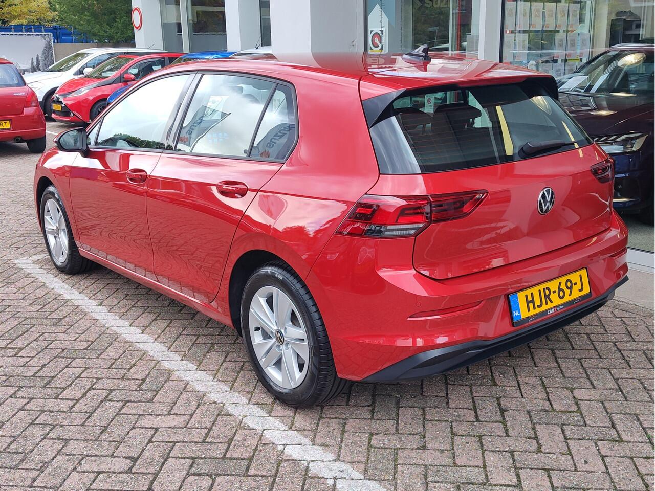 Volkswagen GOLF 1.0 eTSI LIFE AUTOMAAT nú een SUPERDEAL! | Virtual Cockpit | Carplay/Android