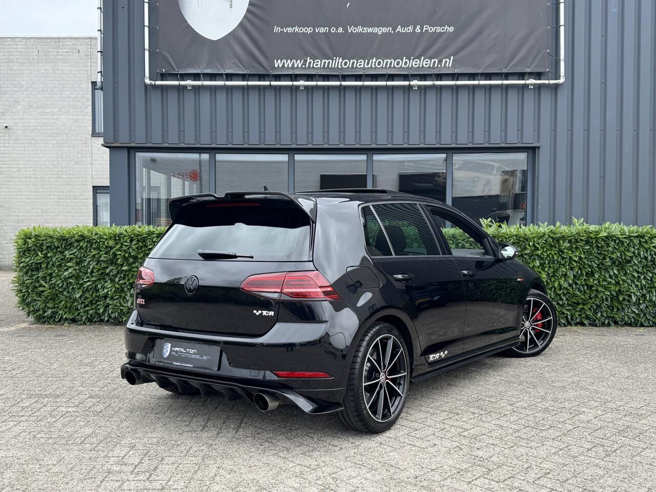 Volkswagen GOLF 7,5 GTI TCR 2.0 TSI Stage2 DSG / Aut. Dynaudio Panoramadak Milltek 91dkm!!