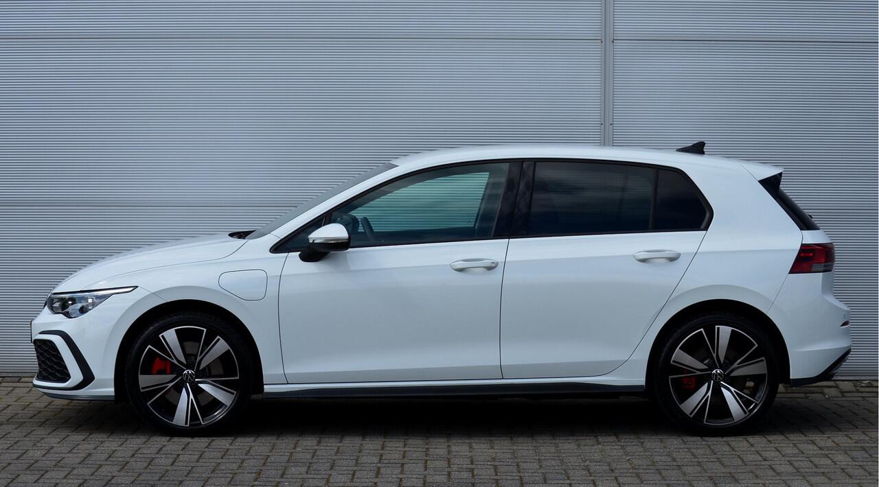 Volkswagen GOLF 1.4 GTE E-HYBRID | PLUG IN HYBRID | ADAPTIEF CRUISE | CAMERA | WINTERPAKKET | 18'' L.M. VELGEN | ALL IN RIJKLAARPRIJS