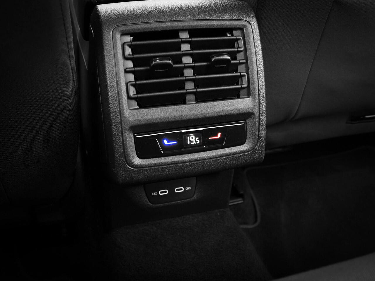 Volkswagen GOLF 1.0 eTSI 110pk DSG Life · Apple/Android Car Play · P-Sensoren · Sfeerverlichting · Navigatie · 16'' Inch · garantie t/m 18-10-2027 of 100.000km